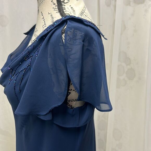 Beautiful two-piece dress size 12, lightweight, gorgeous, sequin working - Picture 5 of 13